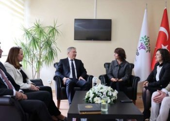 Muhalefetten HDP’ye bayram ziyareti