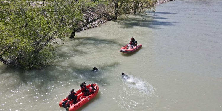 Munzur Çayı'nda kaybolan üç genci arama çalışmaları altıncı gününde