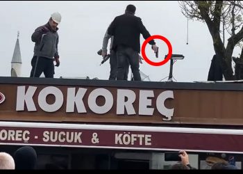 Murat Ongun görüntü paylaştı; İBB’nin Üsküdar’da kaçak kafe yıkımında zabıtaya silah çekildi