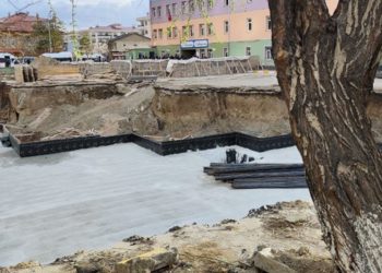 Okul inşaatında insan kemiklerine rastlandı, alana beton döküldü