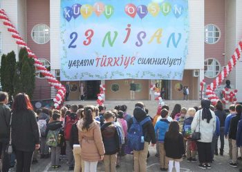 Okullarda ara tatil sonrası ilk ders zili çaldı