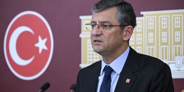 Özgür Özel: HDP'nin cumhurbaşkanı adayımıza oy vermesi kimsenin karnını ağrıtmasın