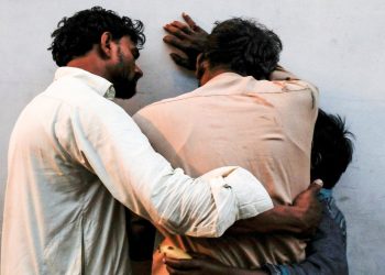 Pakistan'da Ramazan izdihamı: Ücretsiz kumanya dağıtımında 12 kişi öldü