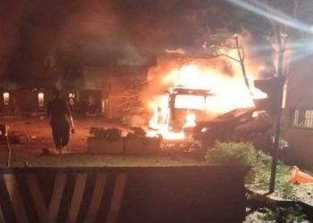 Pakistan'da karakola bombalı saldırı: 12 ölü, 50 yaralı