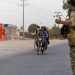 Pakistan'da karakola motosikletli intihar saldırısı: En az üç ölü
