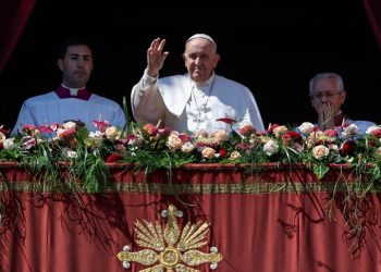Papa Paskalya mesajında uluslararası topluma dünyadaki çatışmalara son vermeleri çağrısı yaptı