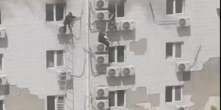 Pekin'de hastane yangını: 21 kişi öldü