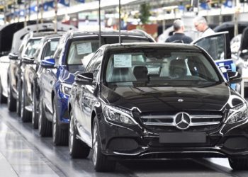 Piyasaların dengesi bozuldu; Mercedes, Türkiye bayilerine araç vermeyecek