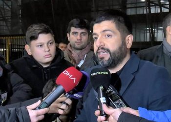 Rakip takımın 3-4 yöneticisinden hakeme hakarete varan sözler; bir senaryo yazılmış, bir sinema filmi oynanıyor