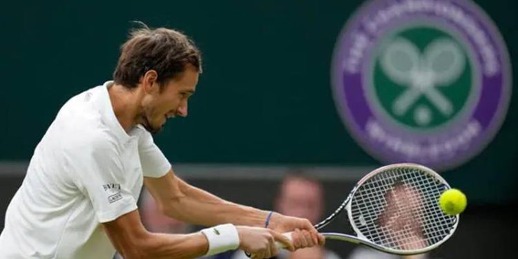 Rus ve Belaruslu tenisçiler, Wimbledon'a "tarafsız" sporcu olarak katılacak