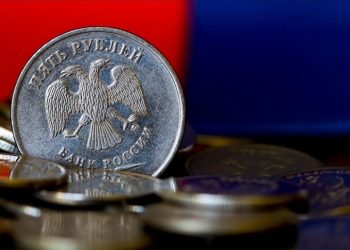 Rusya: İhracat ödemelerinde rublenin payı doları yakaladı