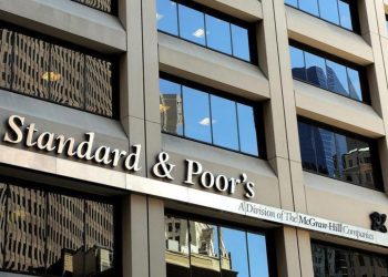 S&P Türkiye’nin kredi notunu 'durağan'dan 'negatif'e düşürdü