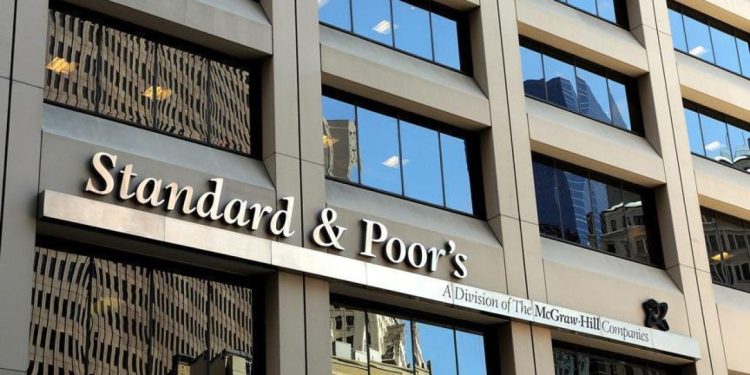 S&P Türkiye’nin kredi notunu 'durağan'dan 'negatif'e düşürdü