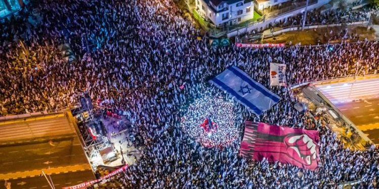 Şalom gazetesi Genel Yayın Yönetmeni İvo Molinas: İsrail'de neler oluyor