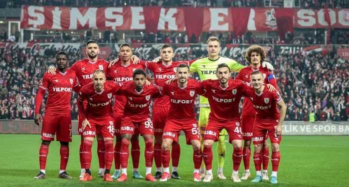 Spor Toto 1. Lig'de lider Samsunspor, bitime altı hafta kala Süper Lig’e yükselmeyi garantiledi.