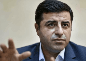 Selahattin Demirtaş: Milletvekili çıkartabilecek partilere oy verin. Ya diktatörlük ya da demokrasi