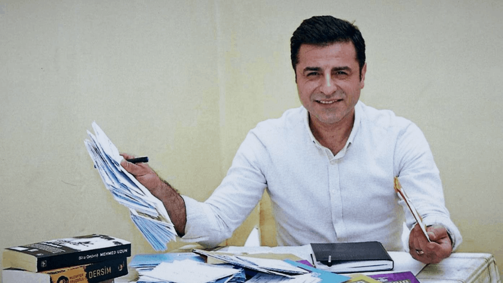 Selahattin Demirtaş seçimlerde TİP'e başarılar diledi: Bundan sonrası ortak karara destek vermektir