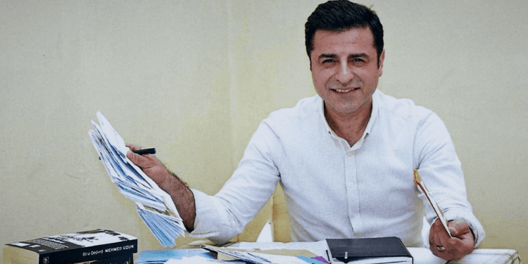 Selahattin Demirtaş seçimlerde TİP'e başarılar diledi: Bundan sonrası ortak karara destek vermektir