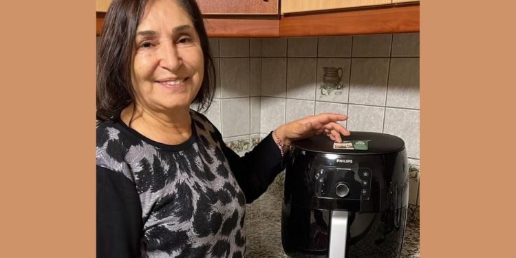 Selvi Kılıçdaroğlu'ndan 'Airfryer' paylaşımı: Aldık duruyor, dur bakalım