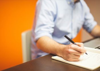 Şili, haftalık çalışma süresini 45'ten 40 saate düşürüyor