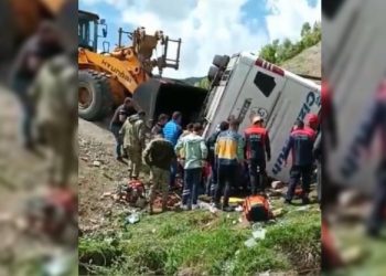 Şırnak'ta askerleri taşıyan otobüs devrildi: İki ölü, 45 yaralı