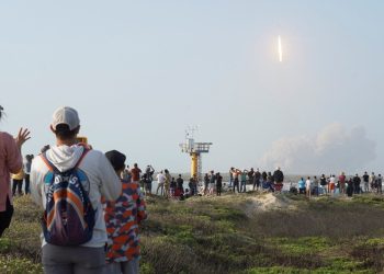 SpaceX'in Starship roketi başarılı kalkış sonrası havada patladı