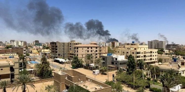 Sudan'daki Türkiye vatandaşları tahliye ediliyor