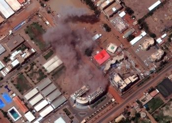 Sudan'daki çatışmalarda en az 300 kişi öldü, binlerce kişi başkent Hartum'dan kaçıyor