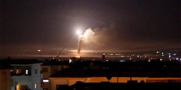 Suriye: İsrail, Humus'u vurdu, üç sivil yaralandı