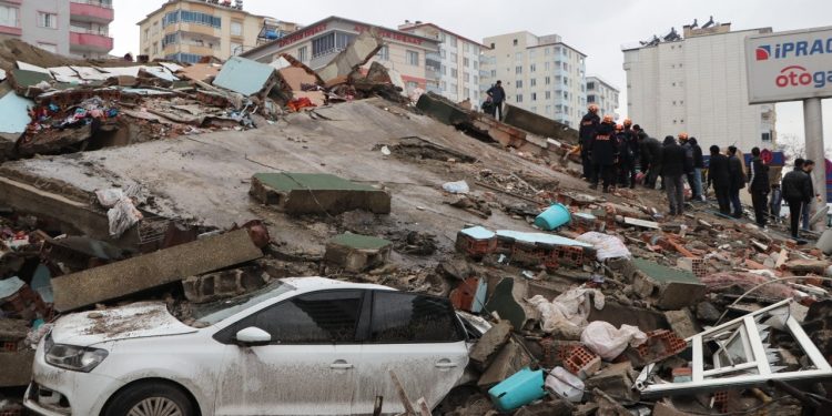 TBMM Deprem Komisyonu raporu: Yeni imar kanunu hazırlanmalı