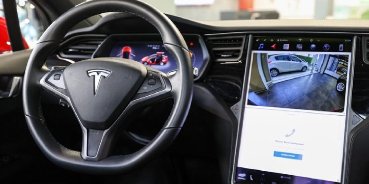 Tesla'dan bazı elektrikli araç modellerine zam!