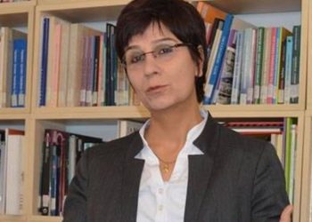 Tezcan Karakuş Candan: İktidar 'yarısı bizden' kampanyasını Şili'den kopya çekmiş, onu da yanlış çekmiş