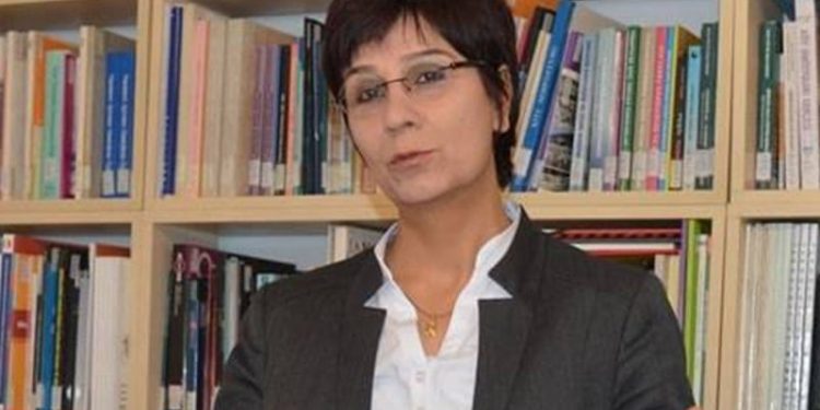 Tezcan Karakuş Candan: İktidar 'yarısı bizden' kampanyasını Şili'den kopya çekmiş, onu da yanlış çekmiş