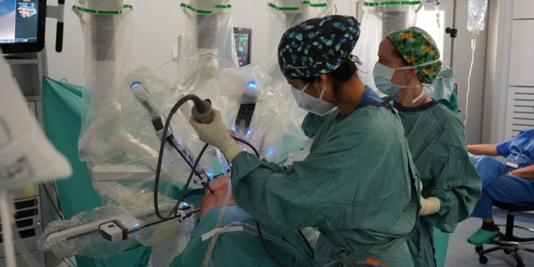 Tıp tarihinde bir ilk: Dört kollu robot Da Vinci ile akciğer nakli