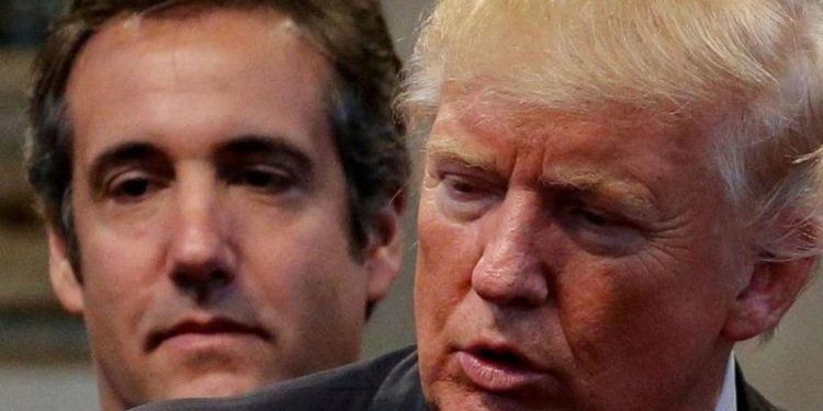 Eski ABD Başkanı Donald Trump, geçmişte avukatlığını yapan Michael Cohen'e 500 milyon dolarlık tazminat davası açtı. Trump, Cohen'i, imzaladıkları sözleşmeleri ihlal etmekle ve çıkarlarını yeterince gözetmemekle suçluyor.