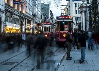 Türkiye'de beklenen yaşam süresi 77 yıl