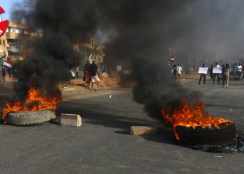 Türkler, Sudan'dan tahliye edilmeyi bekliyorlar: 'Depremden sonra gelmek zorunda kaldık, burada da iç savaş başladı; erzağımız bitmek üzere'