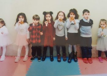 Tutuklu KHK’lı babalarını çok özleyen iki çocuk marketten cips çaldı: Bizi de babamızın yanına koyun!