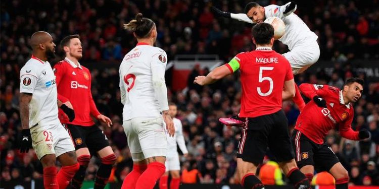 UEFA Avrupa Ligi'nde gecenin sonuçları; Sevilla avantajı kaptı