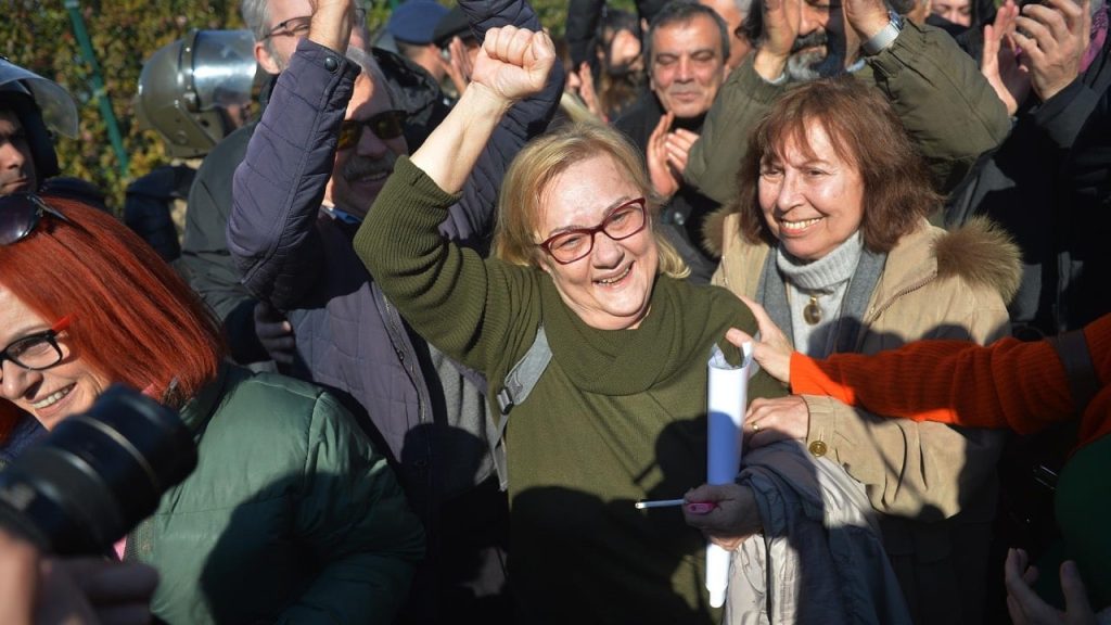 Üç polisin yargılandığı Gezi Direnişi çıplak arama davası ertelendi