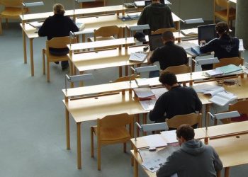 Üniversitelerde hibrit eğitim yarın başlıyor