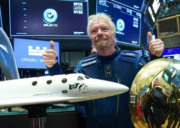 Ünlü milyarder iflas bayrağını çekti