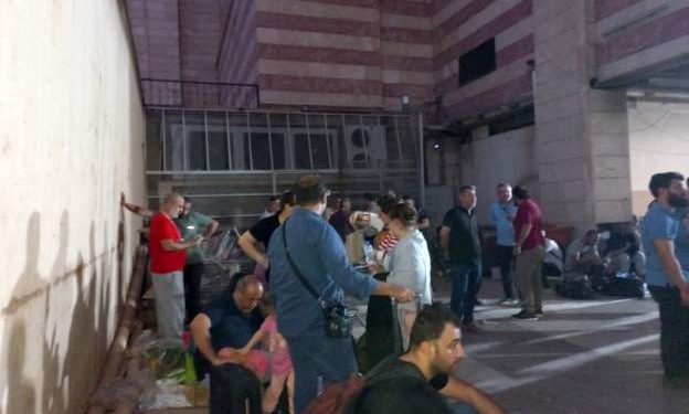 Sudan'da ordu ve Hızlı Destek Kuvvetleri (HDK) arasında çatışmalar nedeniyle ülkede bulunan çok sayıda Türk vatandaşı, Türkiye'ye dönebilmek için yardım bekliyor.