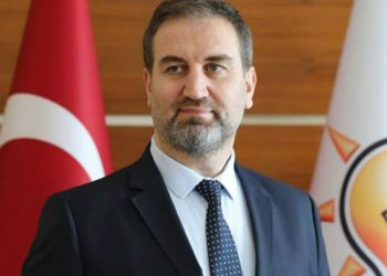 Yeni Şafak yazarının ifadelerine AKP'li üst düzey isimden tepki: 'Yusuf hocam, ne yaptın?'