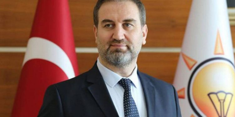 Yeni Şafak yazarının ifadelerine AKP'li üst düzey isimden tepki: 'Yusuf hocam, ne yaptın?'