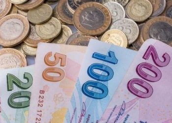 14 Mayıs seçimleri için sahaya inen siyasi parti liderlerinin vaatlerinin ilk sıralarında enflasyonu düşürmek ve işsizliği azaltmak geliyor.