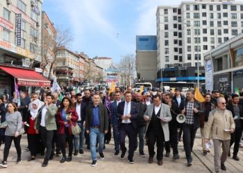 Yeşil Sol Parti aday adaylarından bildiri dağıtımı