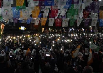 Yeşil Sol Parti'nin büro açılışı mitinge dönüştü: Elih'te 5-0 yapacağız