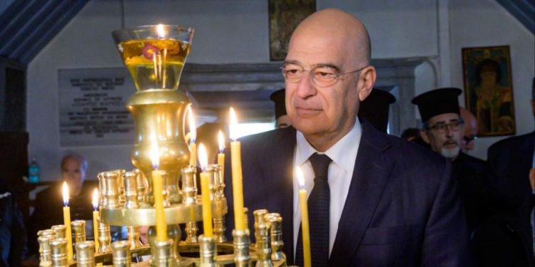 Yunan Dışişleri Bakanı Dendias, Gökçeada'yı ziyaret etti