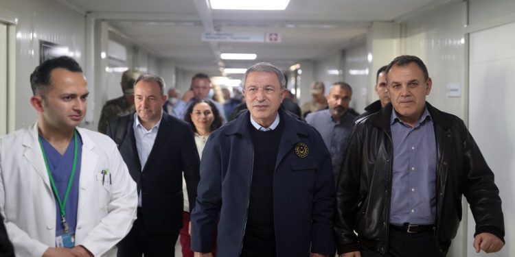 Yunanistan Savunma Bakanı: Türkiye ile açılan fırsatı değerlendirmemiz gerek